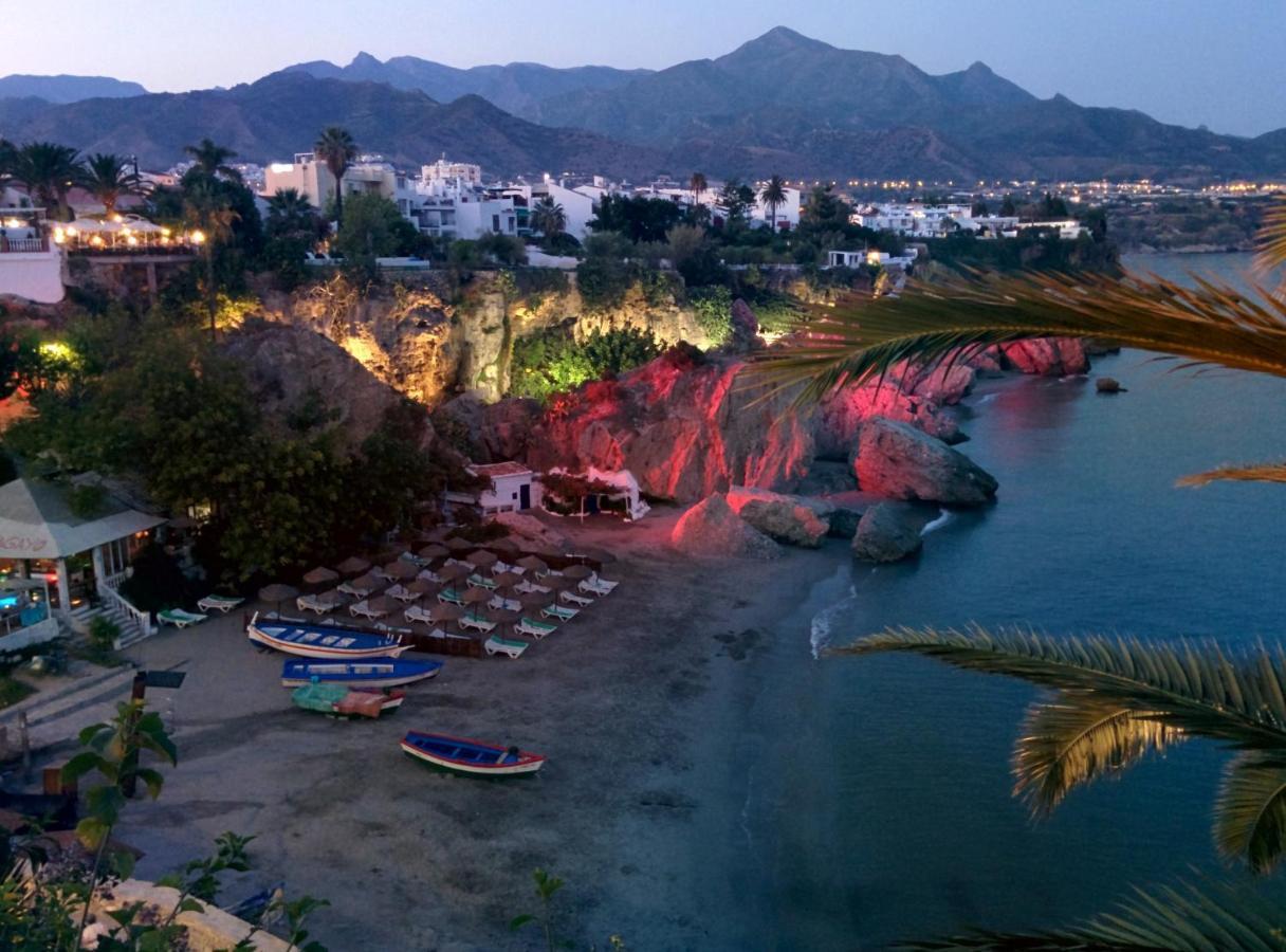Apartamentos Eduardo Rico Nerja Esterno foto
